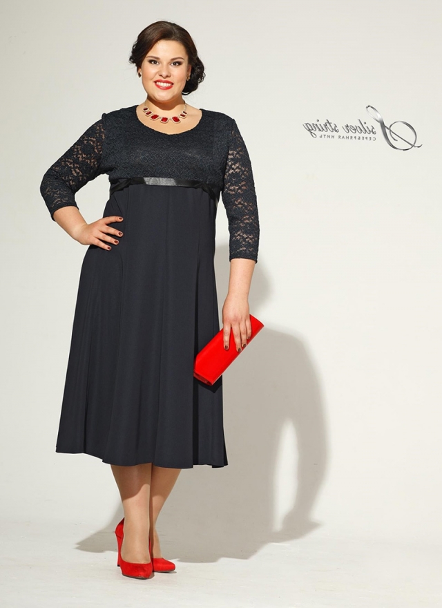 Черное кружевное платье для полных женщин