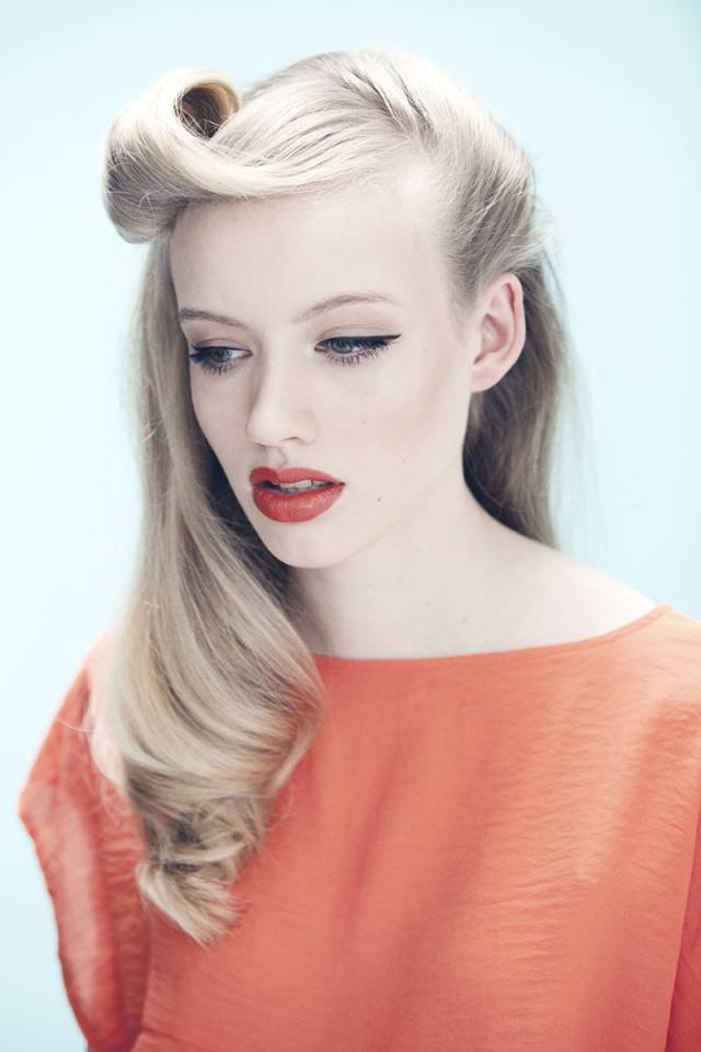 Модная прическа 2016 с волнистыми волосами