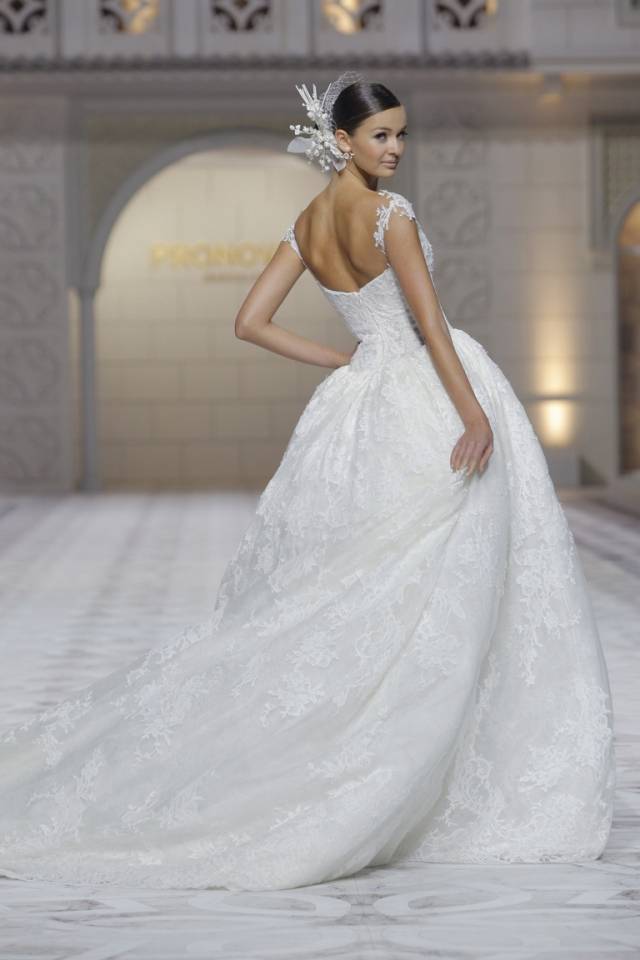 Пышное модное платье на свадьбу 2016 фото PRONOVIAS