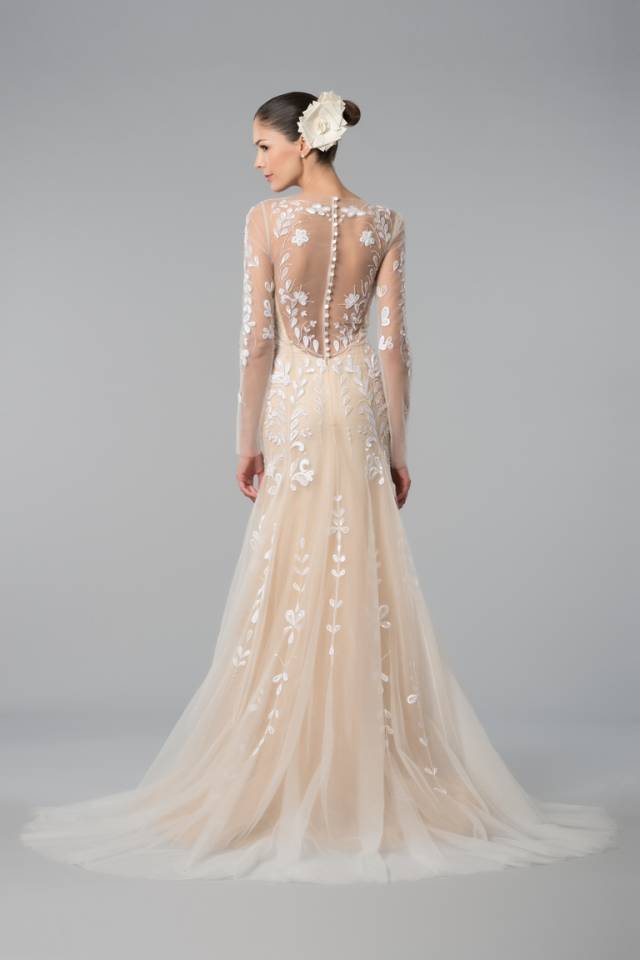 Закрытая модель свадебного платья 2016 с прозрачной спиной Carolina Herrera