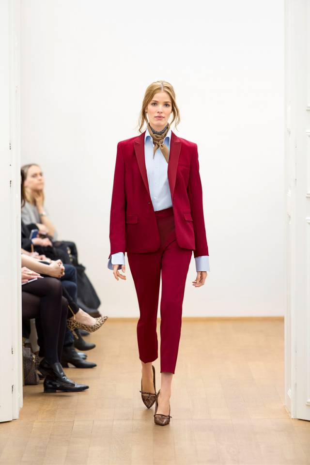 Красный модный женский пиджак 2016 с укороченными брюками – фото новинка в коллекции Escada