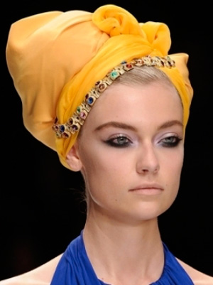 Фото, как красиво завязать платок тюрбан на голове