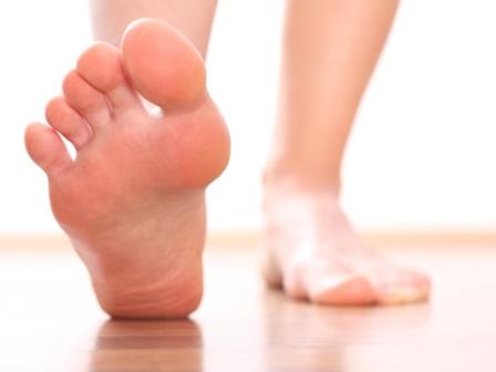 Как избавиться от неприятного запаха ног