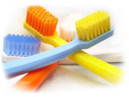 Как выбрать зубную щётку? Плюсы и минусы