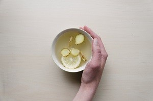 приготовление напитка из имбиря и лимона для похудения