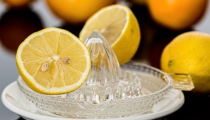отбеливающая ванночка для ногтей с лимоном