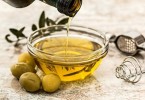 применение оливкового масла с эфирными для роста волос